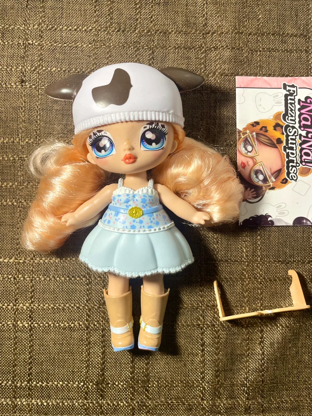 Na! Na! Na! Surprise Fuzzy Cora Cowgirl Doll New thumbnail