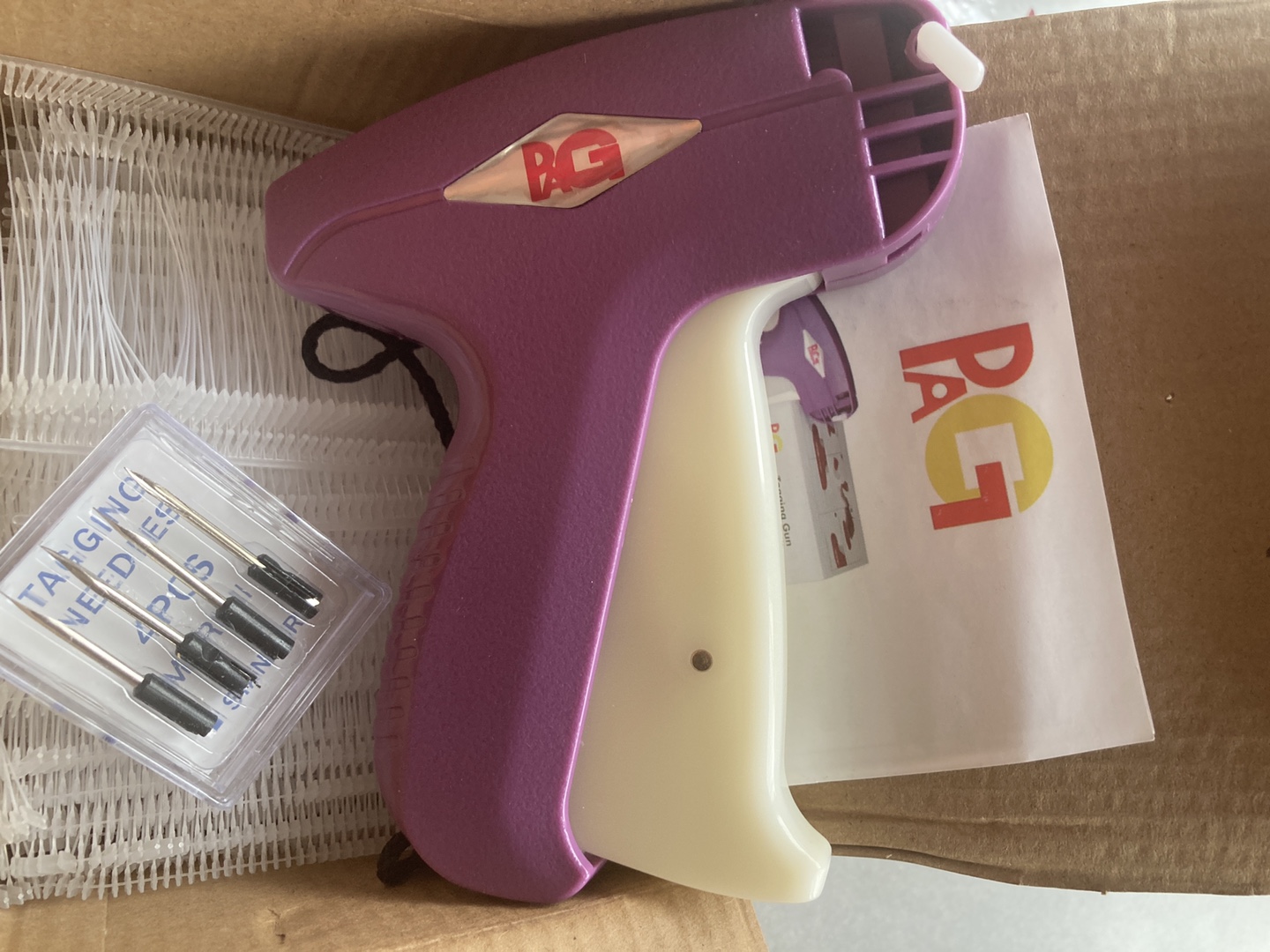 PAG Tagging Gun with Fasteners & Needles - photo 2
