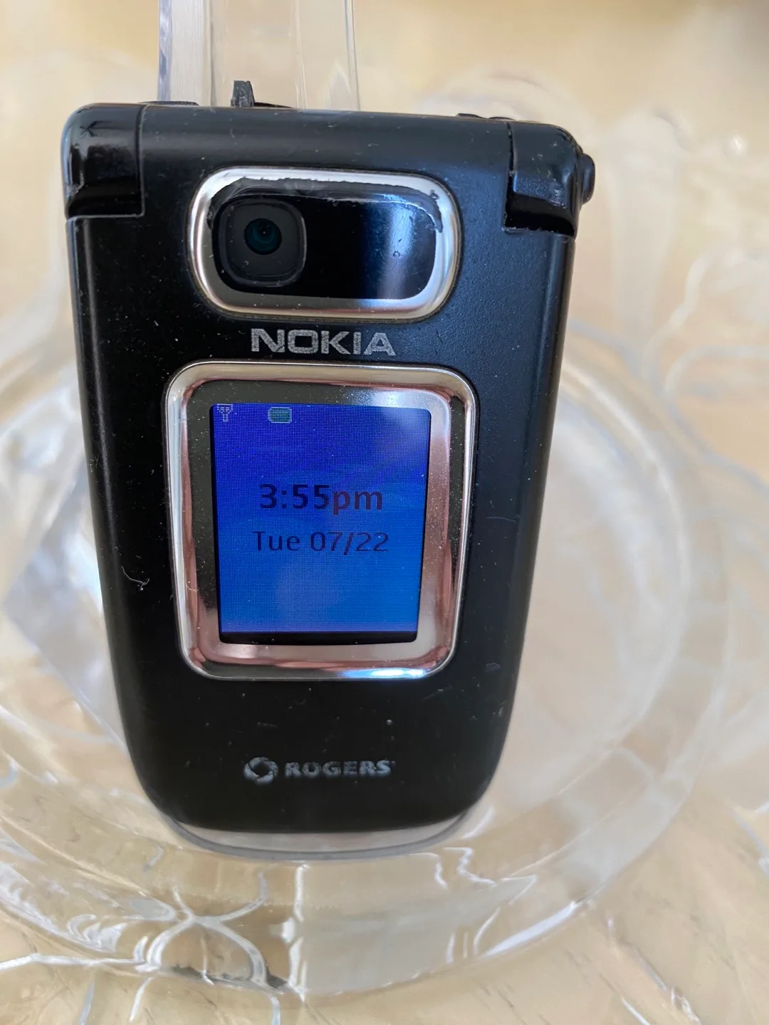 Nokia 6133 Black & Silver with Color Screen Flip Cellular Phone thumbnail