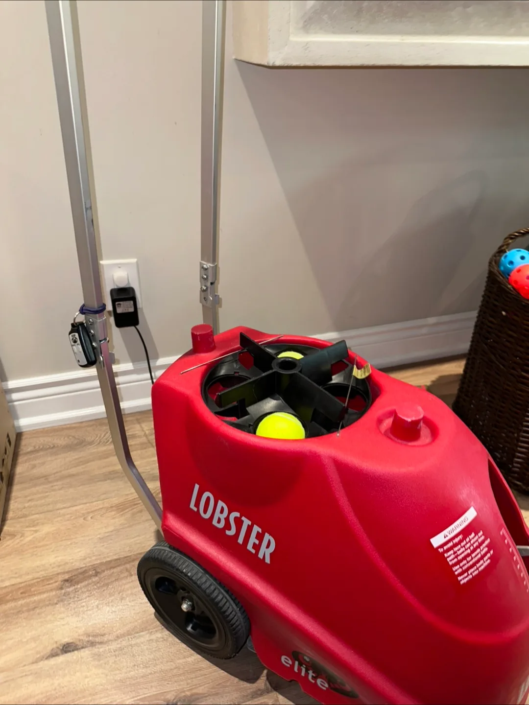 Lobster Elite Tennis Ball Machine image indicator(6)