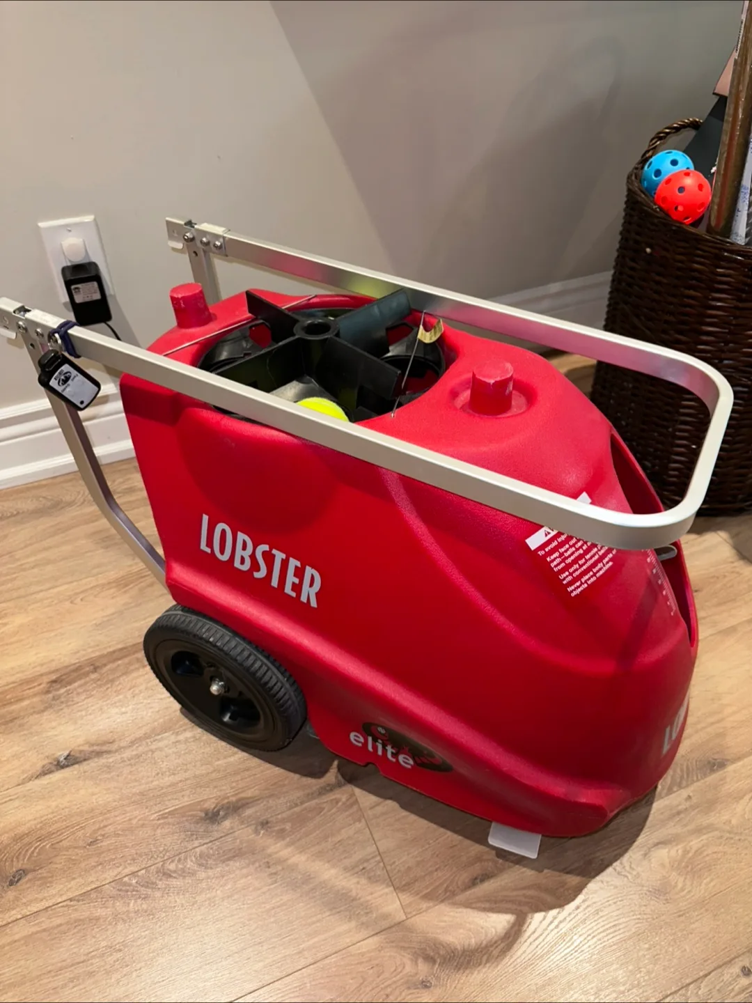 Lobster Elite Tennis Ball Machine image indicator(2)