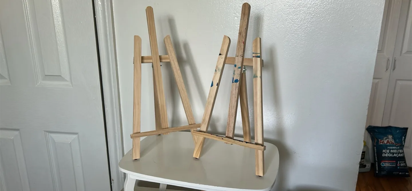 2 Wooden Easels thumbnail