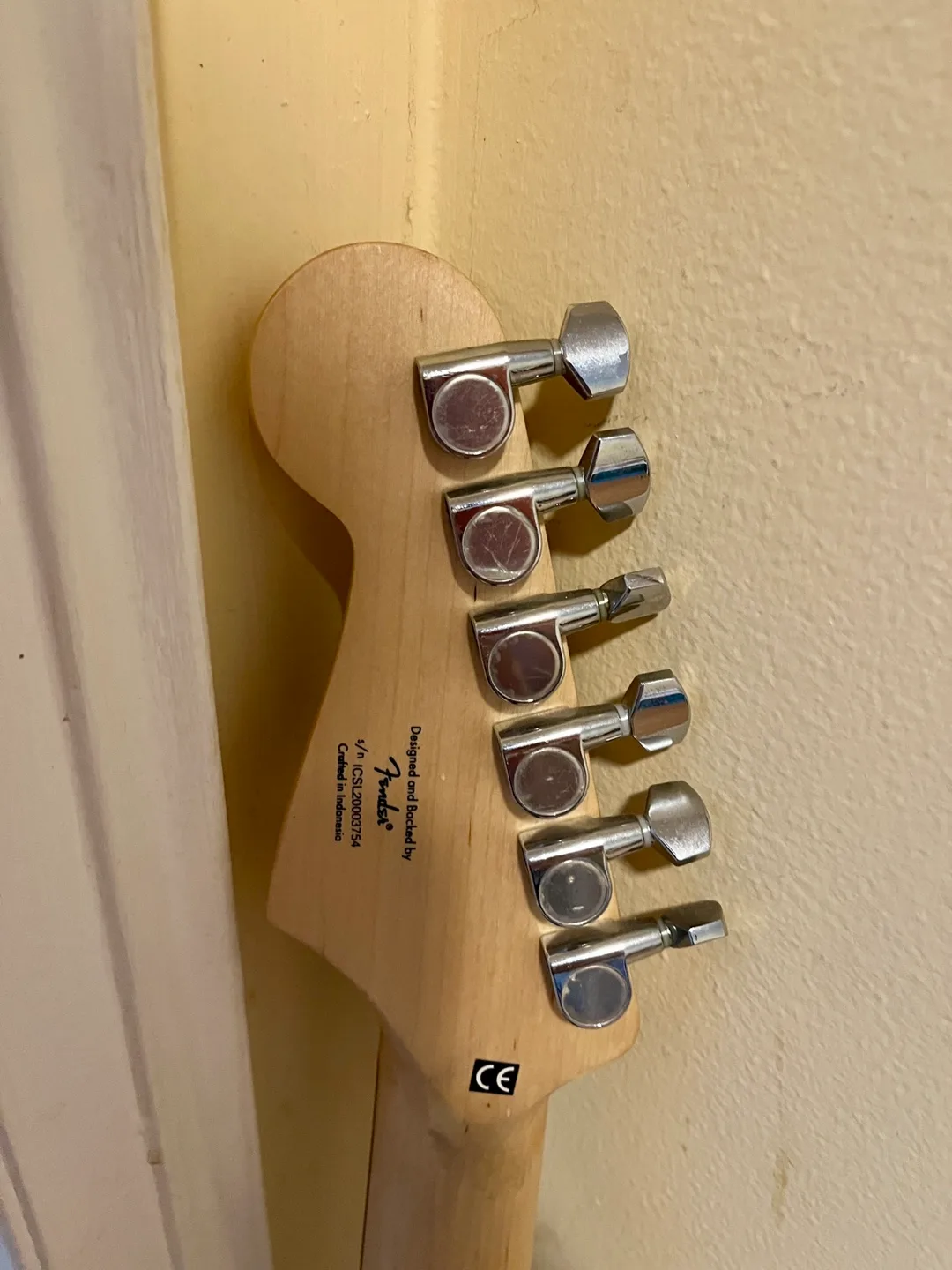 Squier by Fender Stratocaster Guitar image indicator(3)