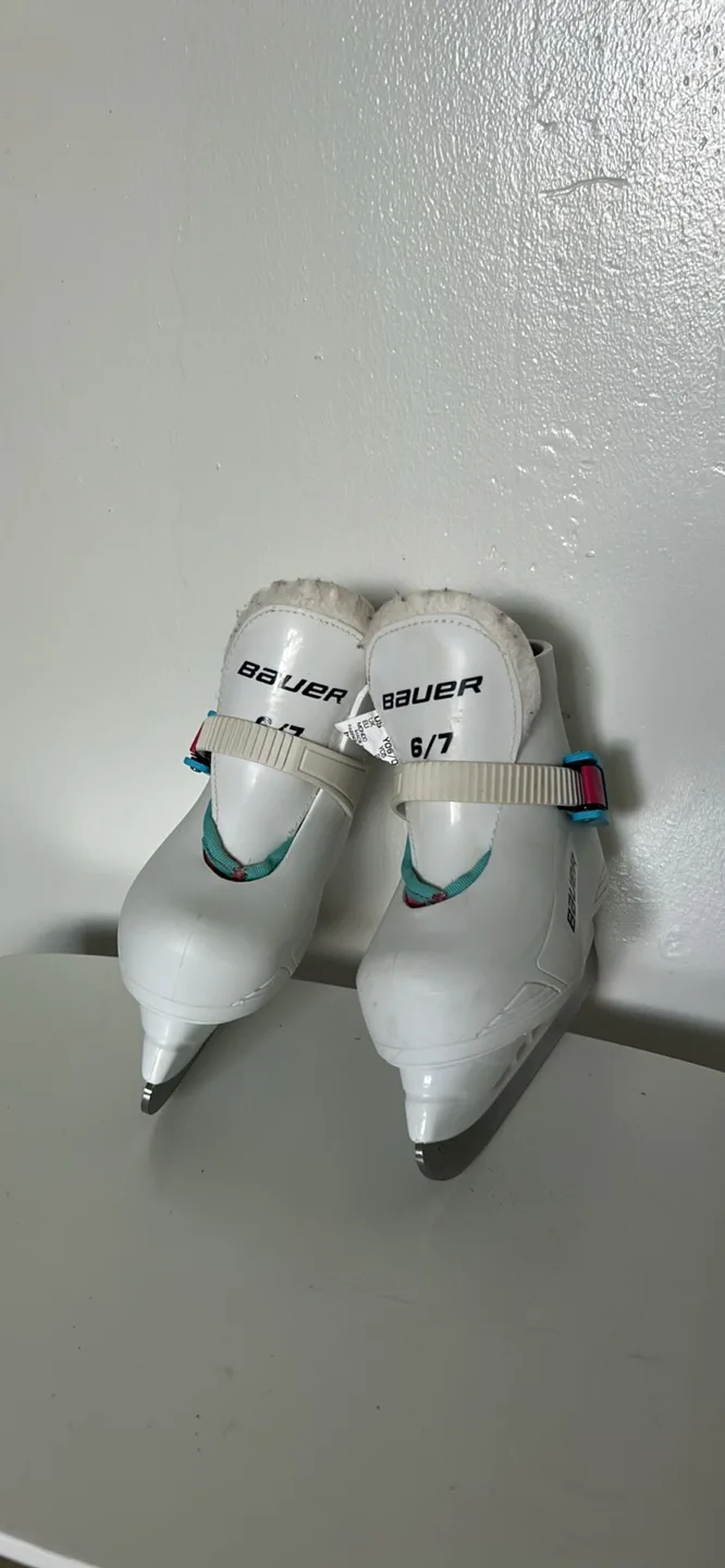 Bauer Youth Skates - Size 6/7 thumbnail