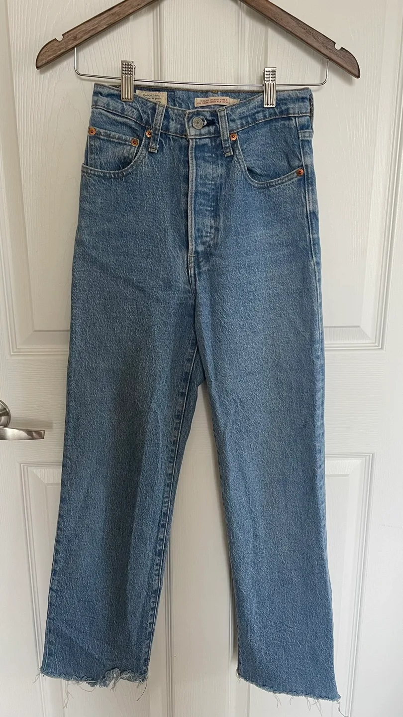 Levi's Ribcage Straight Ankle Jeans - Size 24 thumbnail