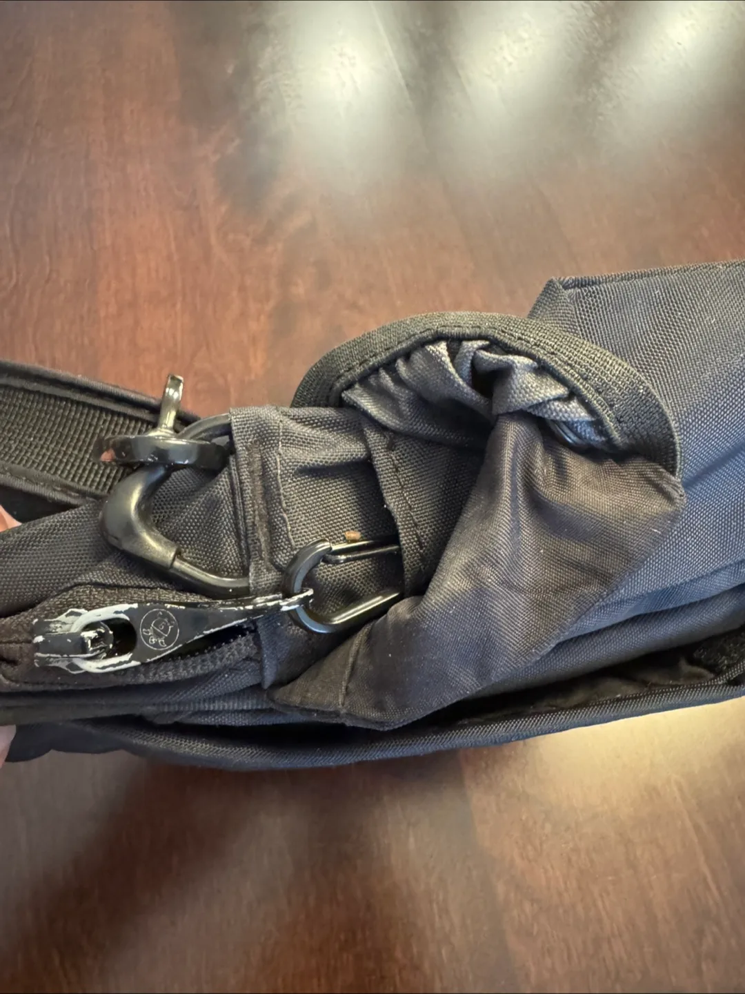 Pacsafe Black Crossbody Bag image indicator(6)