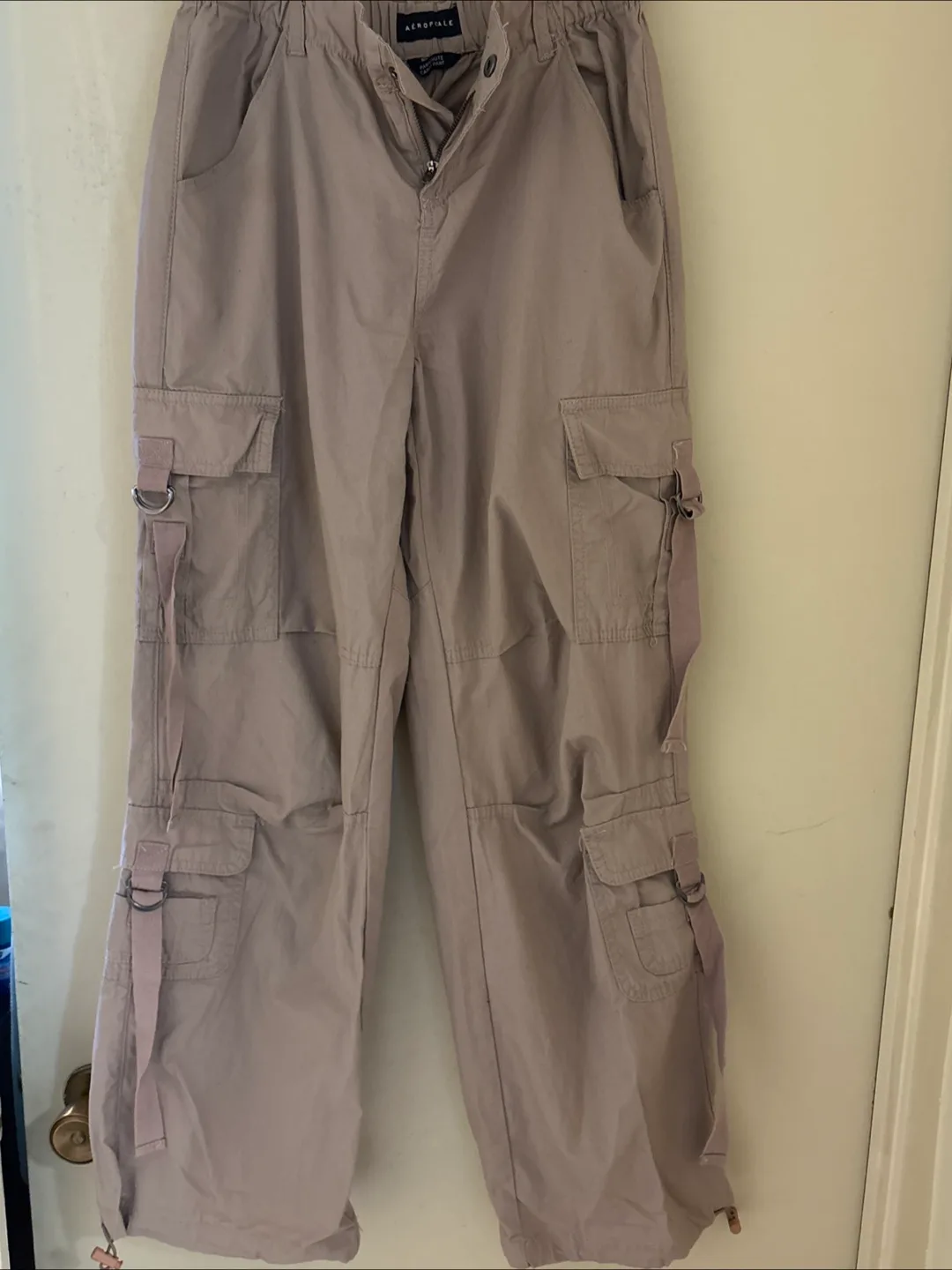 Aeropostale - Beige Cargo Parachute Pants SIZE XS thumbnail