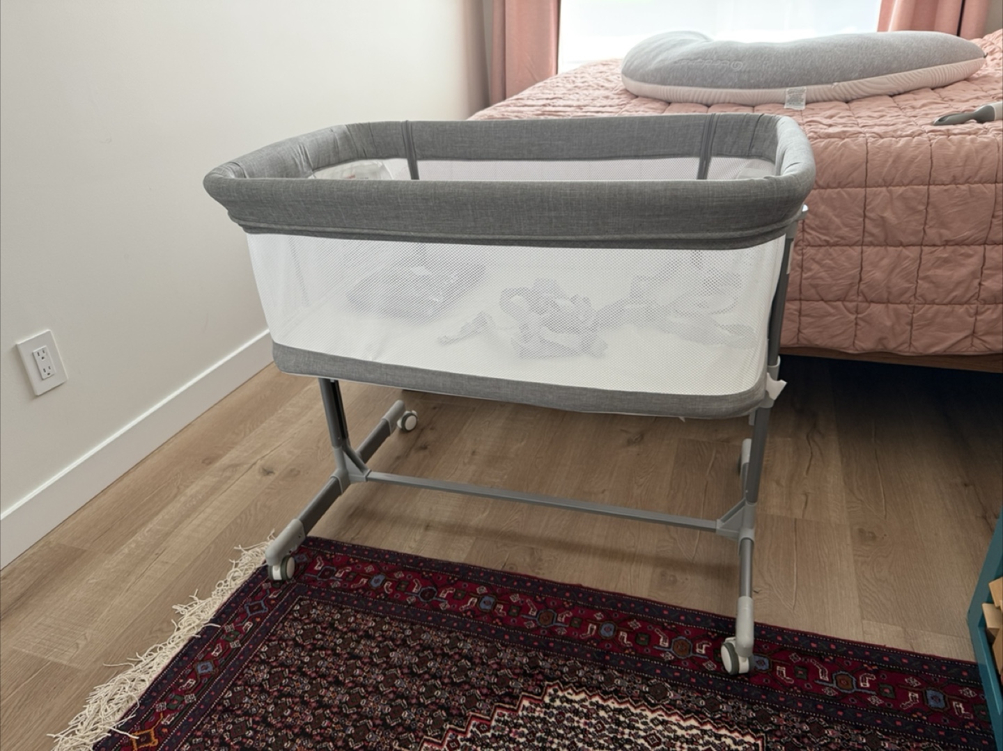 Baby Bassinet with 5 Adjustable Height Positions - photo 4
