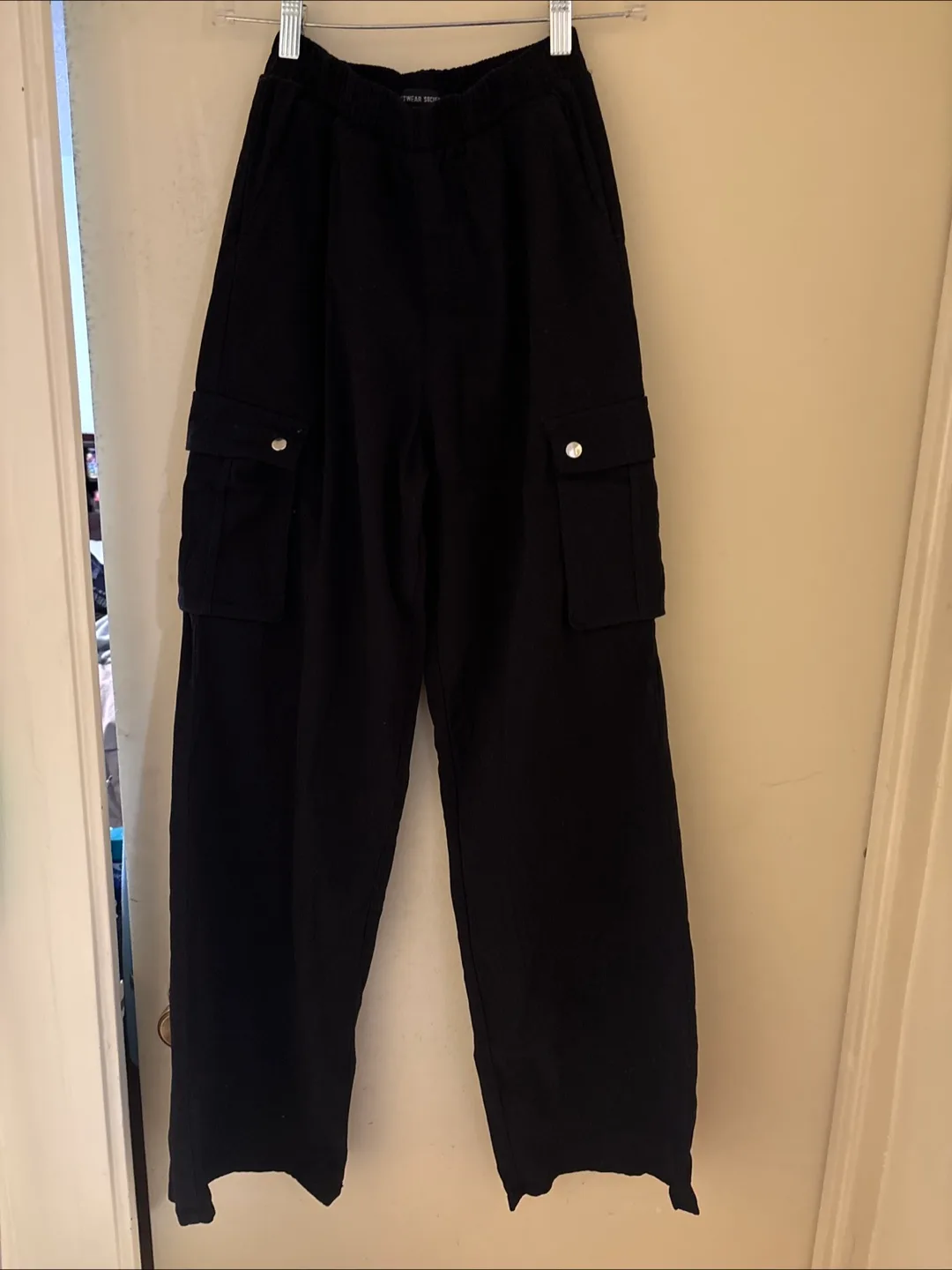Streetwear Society - Black Wide Leg Cargo Pants (SIZE XS) thumbnail