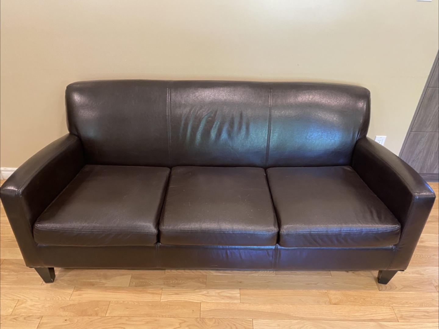 Faux Leather 3 Seater Sofa (CAN DELIVER) - photo 2