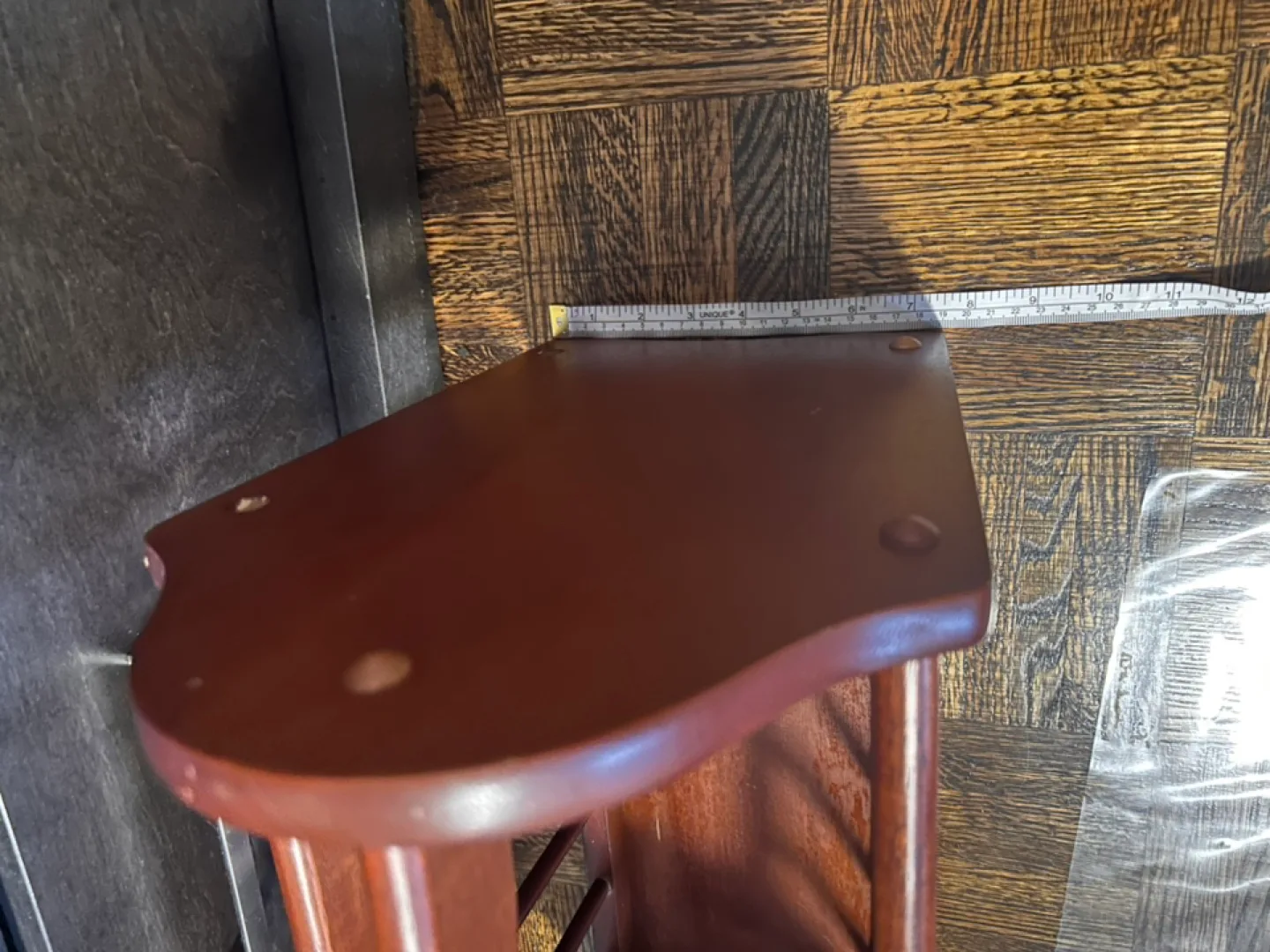 Wooden Magazine Rack image indicator(4)