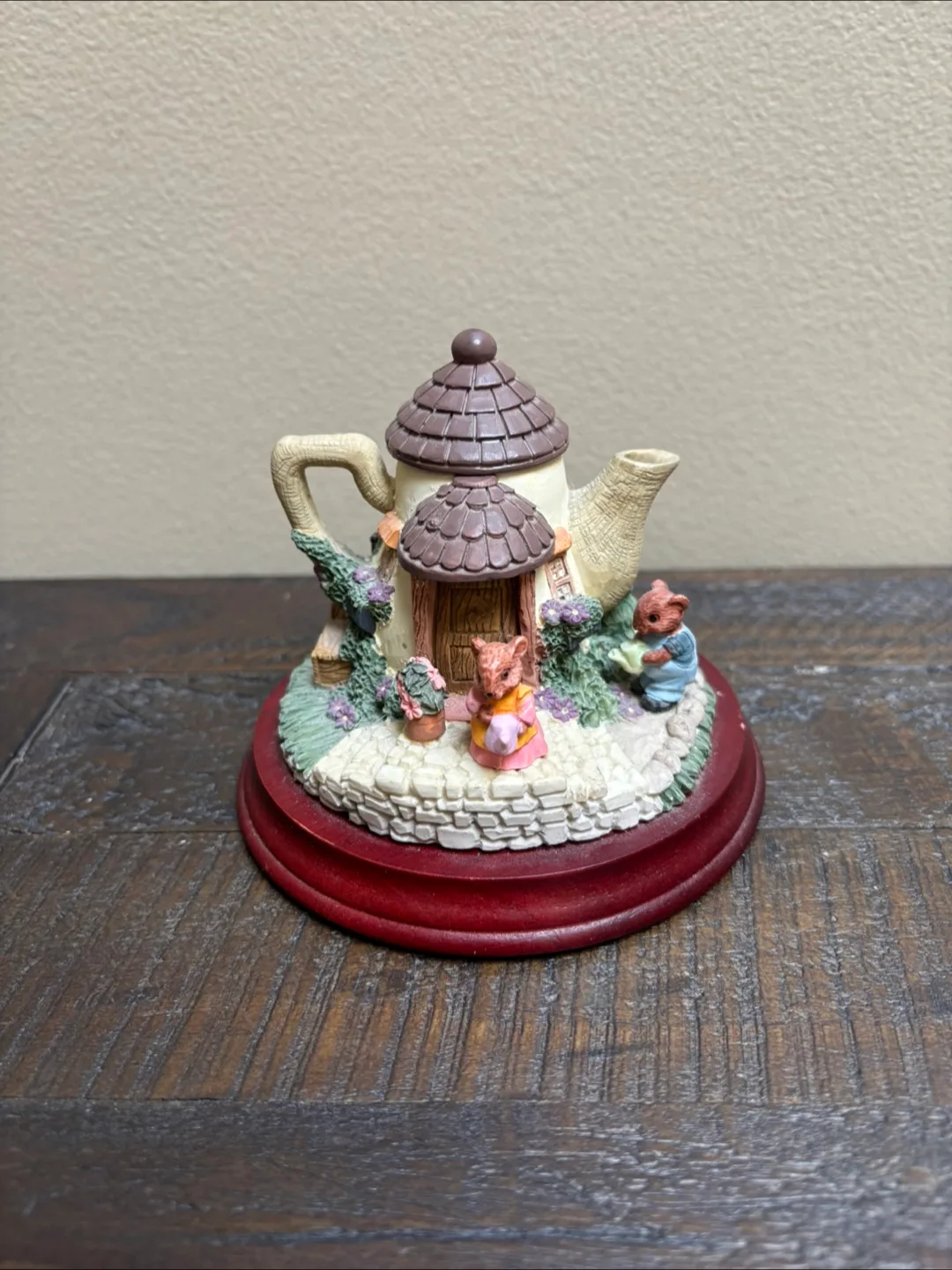🇨🇦Teapot Mouse Figurine thumbnail