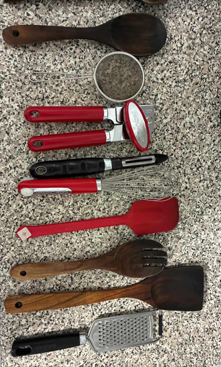 Assorted Kitchen Utensils thumbnail