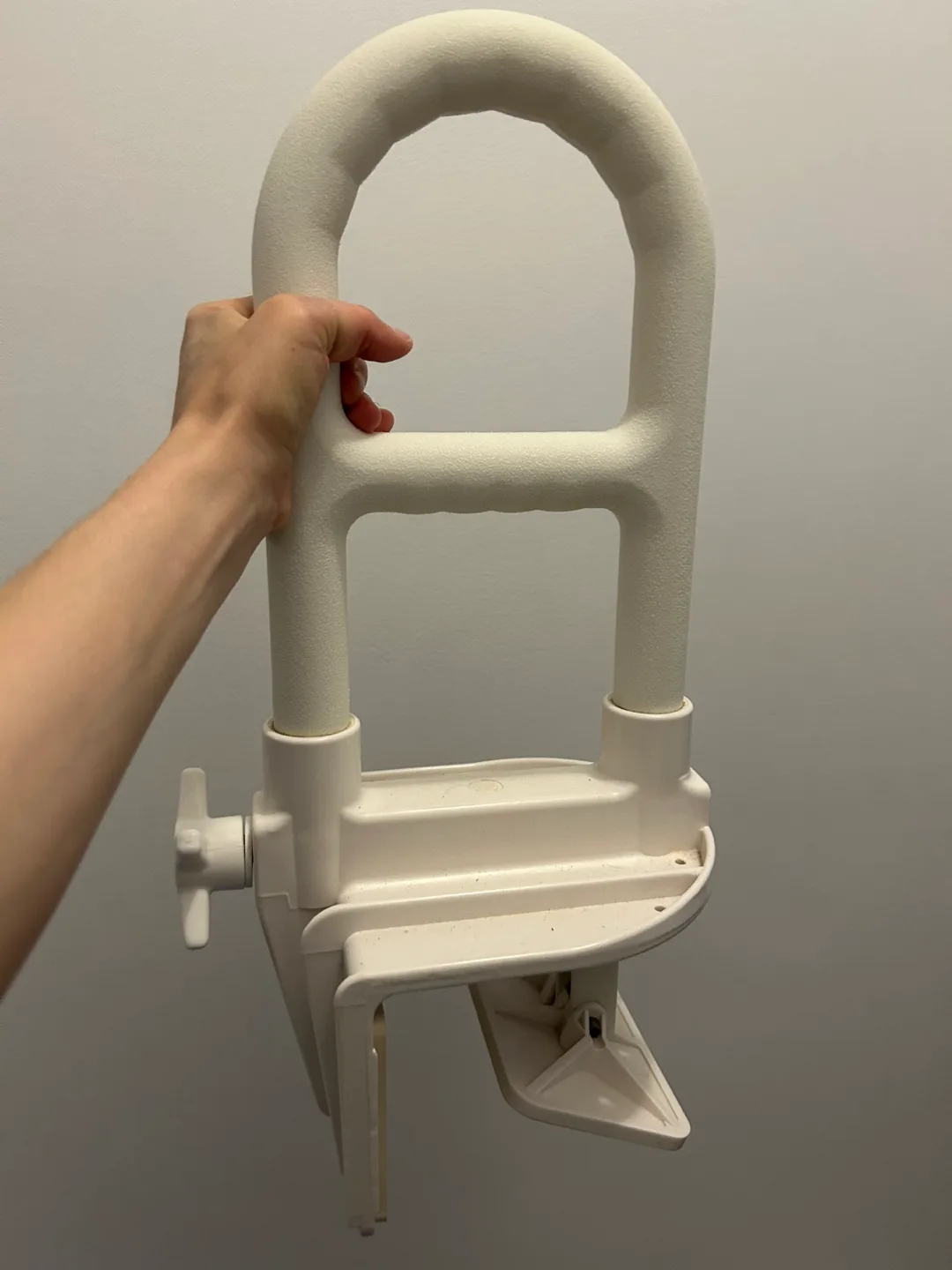 Bath grab device thumbnail
