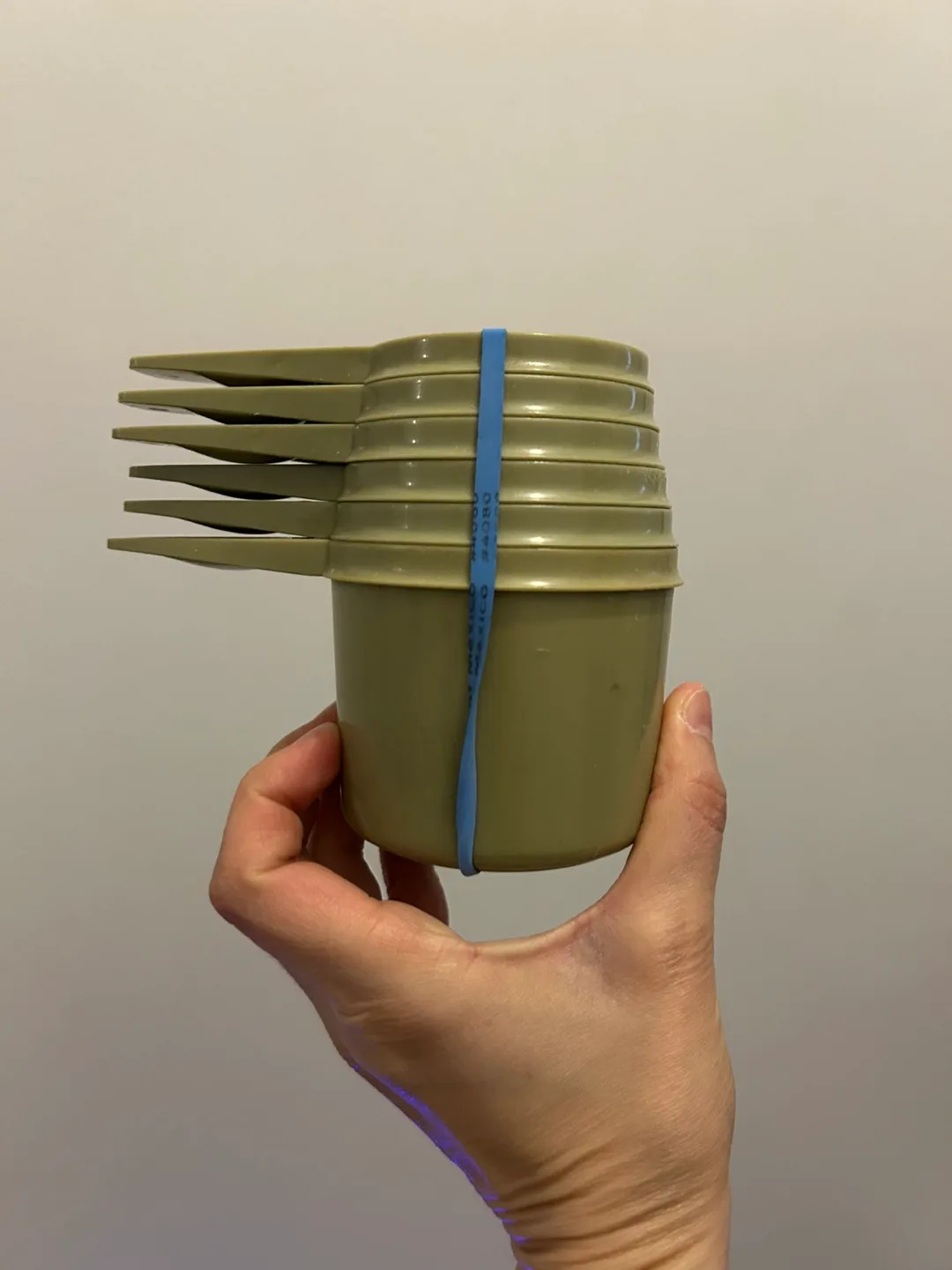 Vintage measuring cups thumbnail