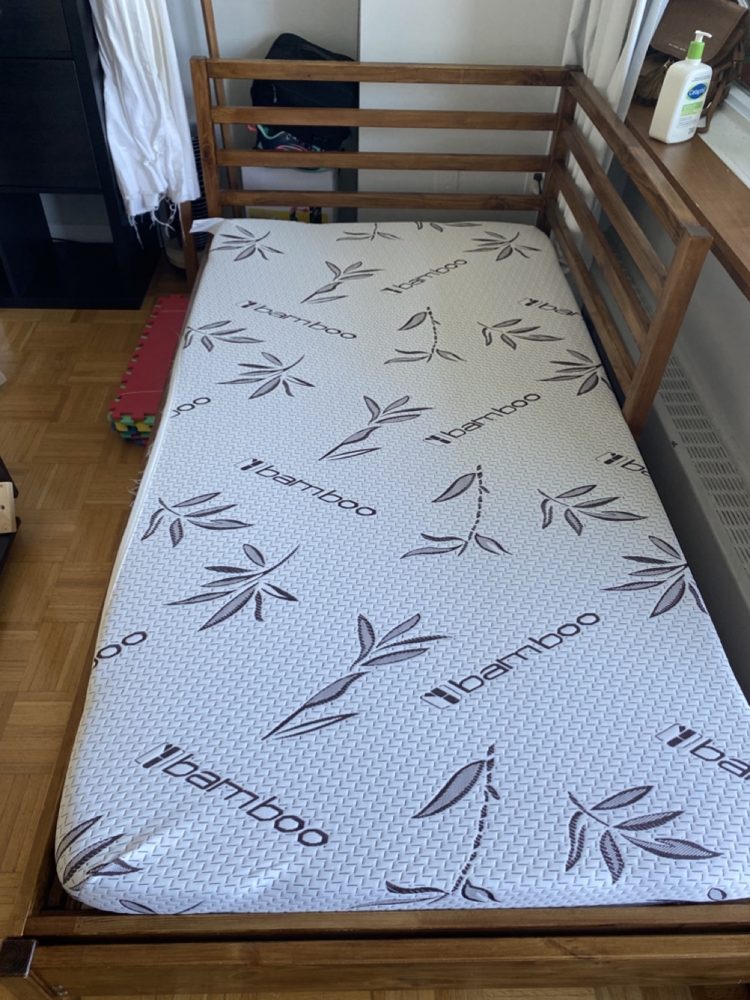 Extendable Wood Bed Frame + 2 4 inches bamboo bed mattress