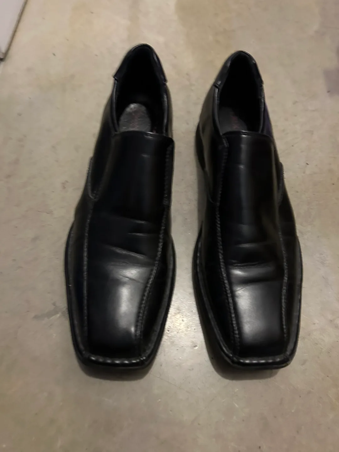 Men’s dress shoes thumbnail