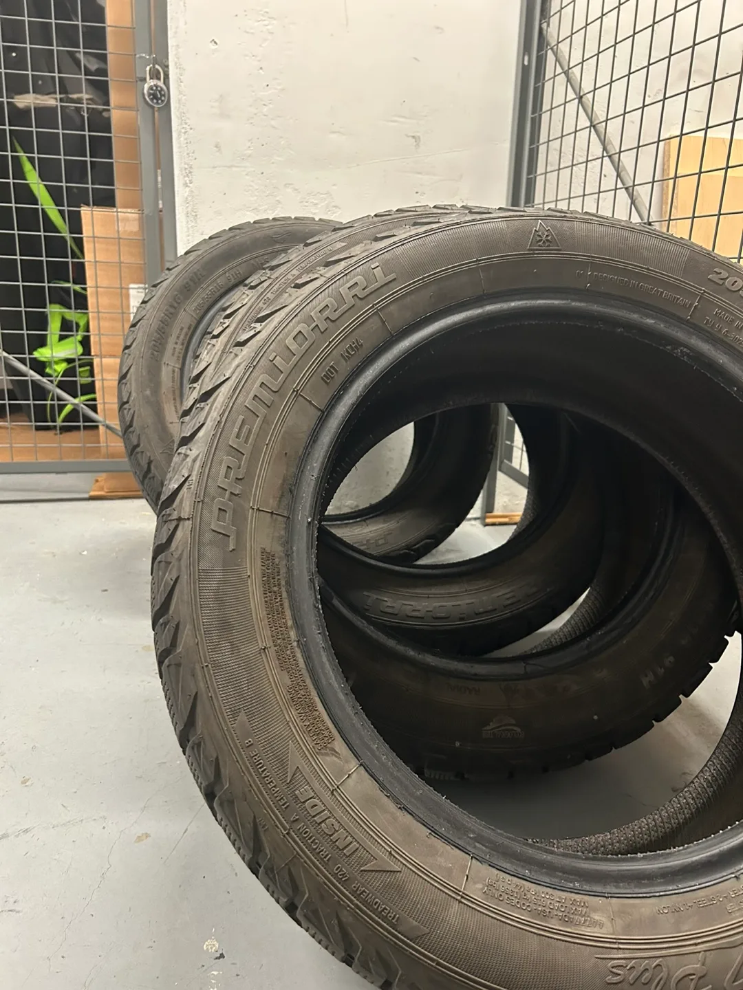Set of 4 Premiorri 205/55R16 91H Winter Tires thumbnail