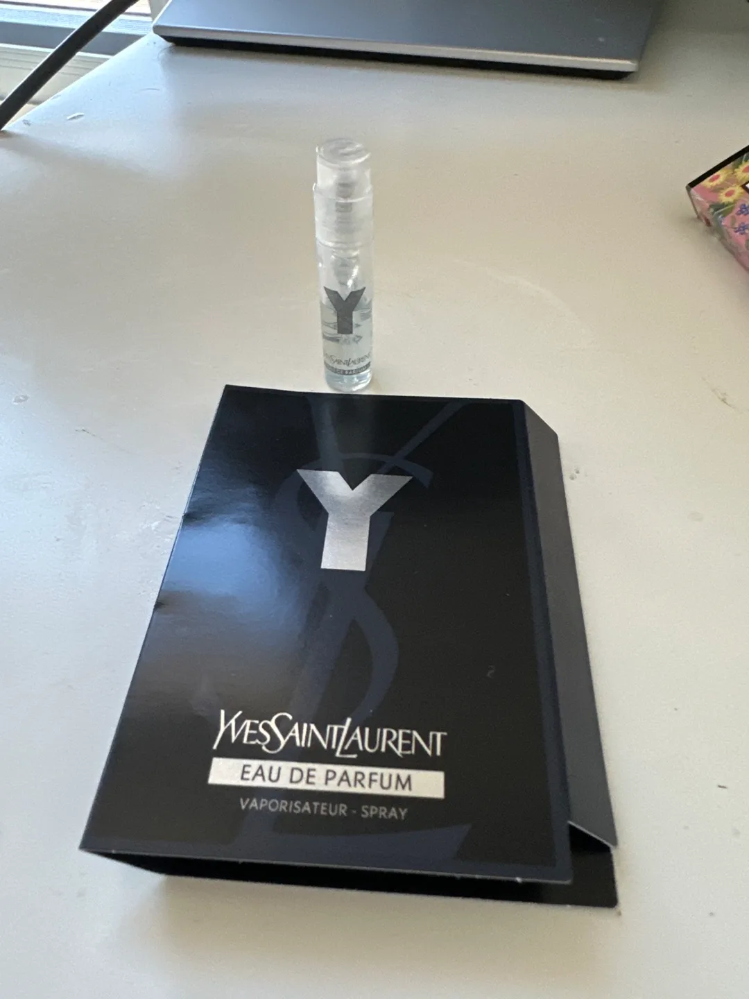 Yves Saint Laurent Y Eau de Parfum Sample thumbnail