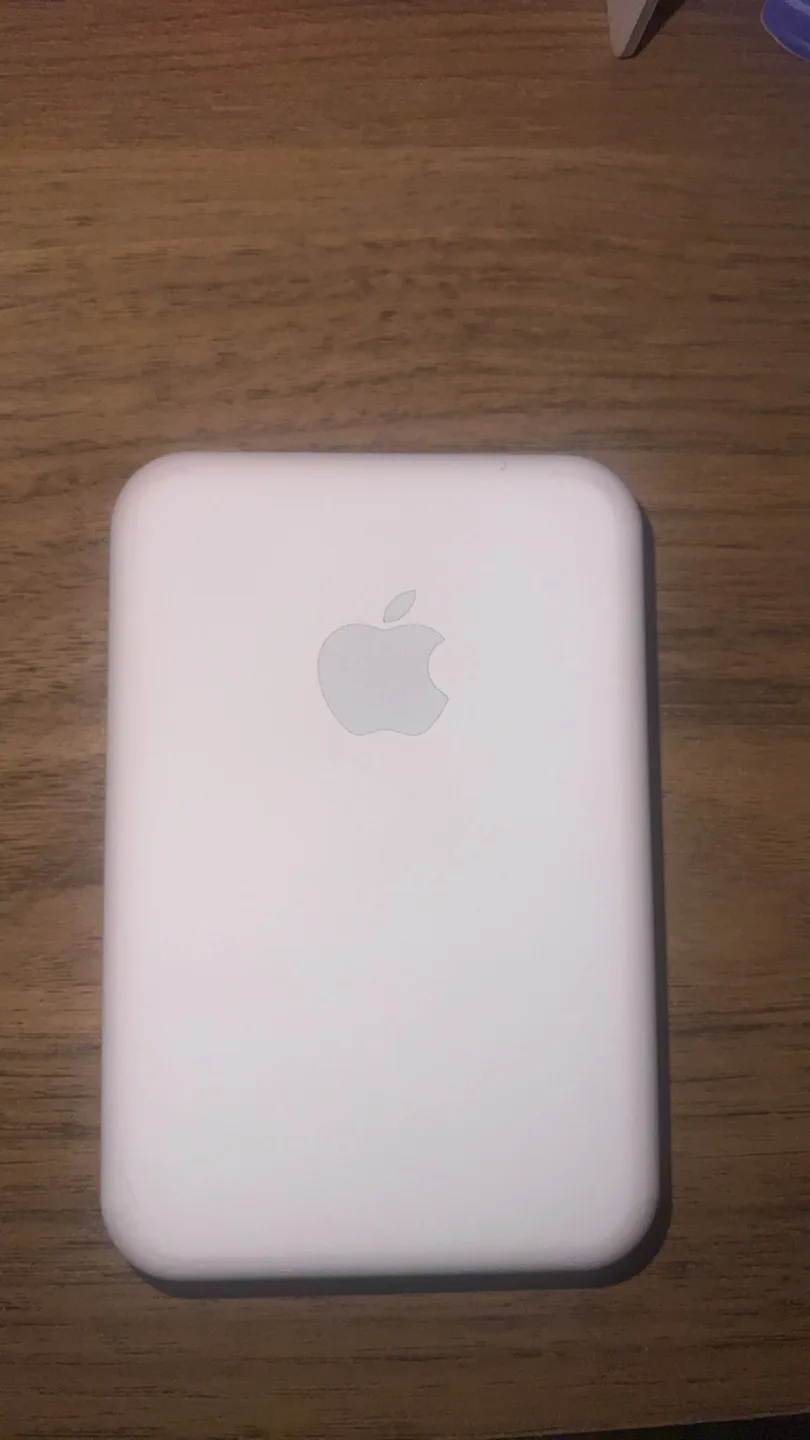 Apple MagSafe Battery Pack thumbnail