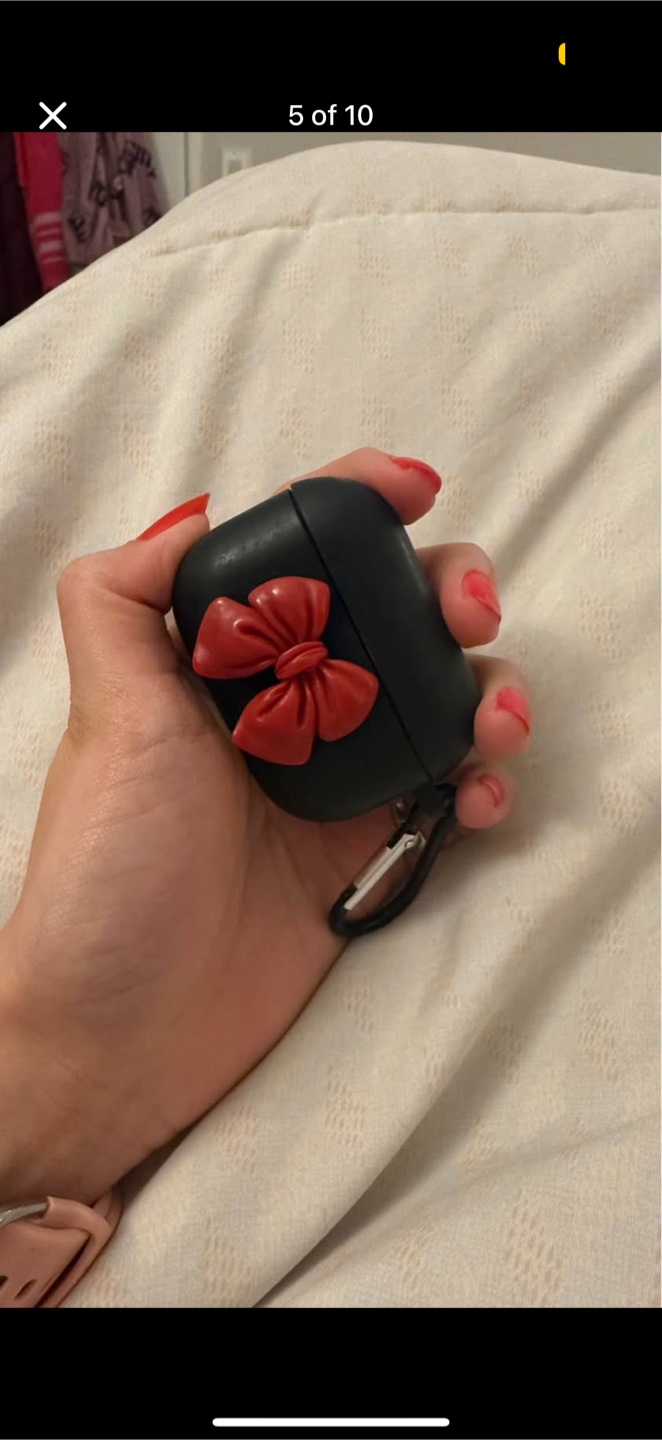 Apple AirPods Pro with case (Generation 1)
