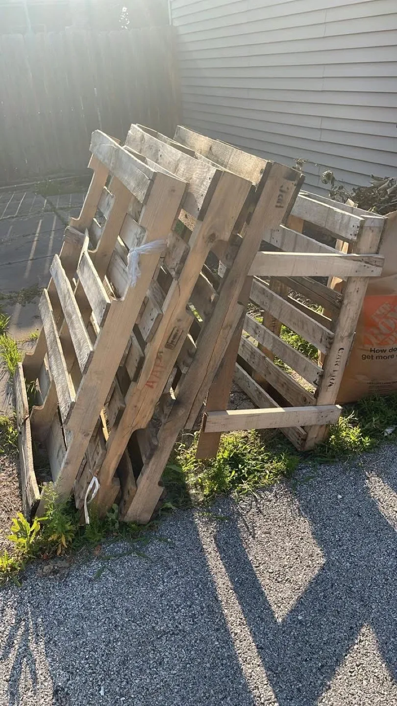Free wood pallets thumbnail