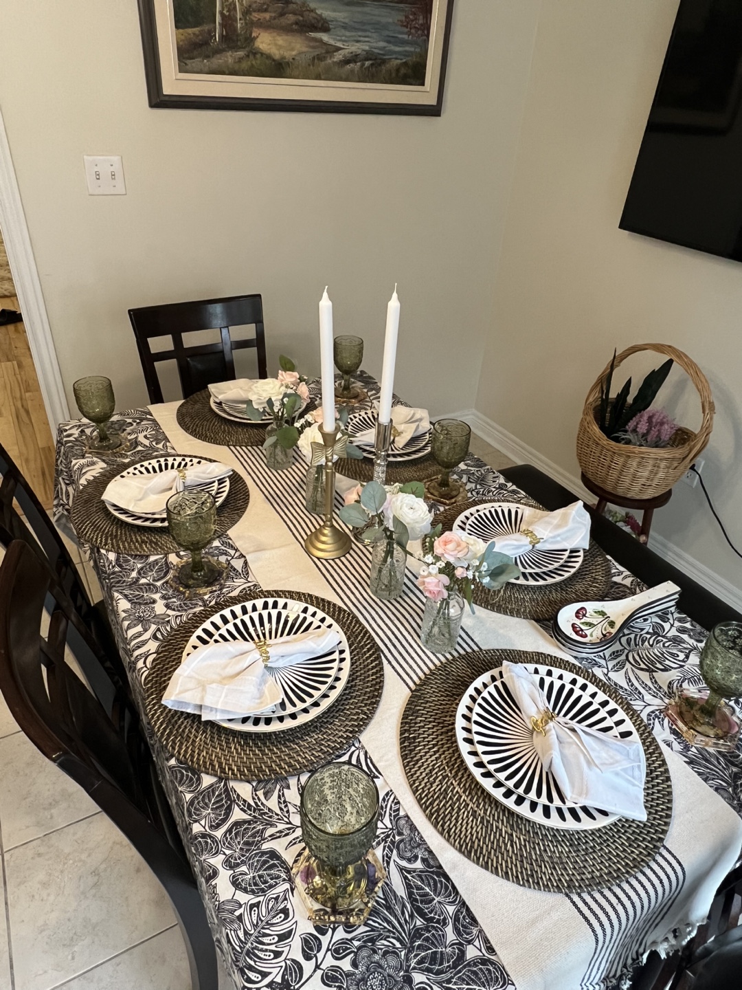 Beautiful 6-Seater Solid Wood Dining Table – Classic & Sturdy