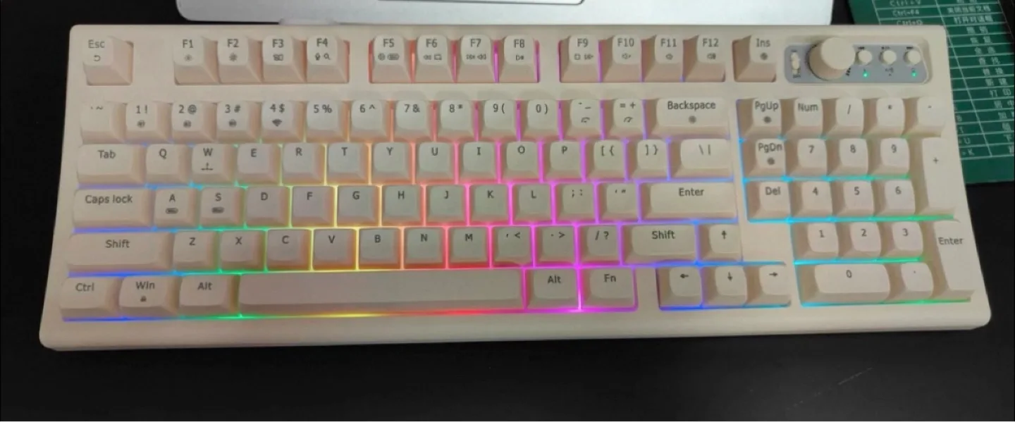 V97 Cream White Wireless Mechanical Keyboard image indicator(3)