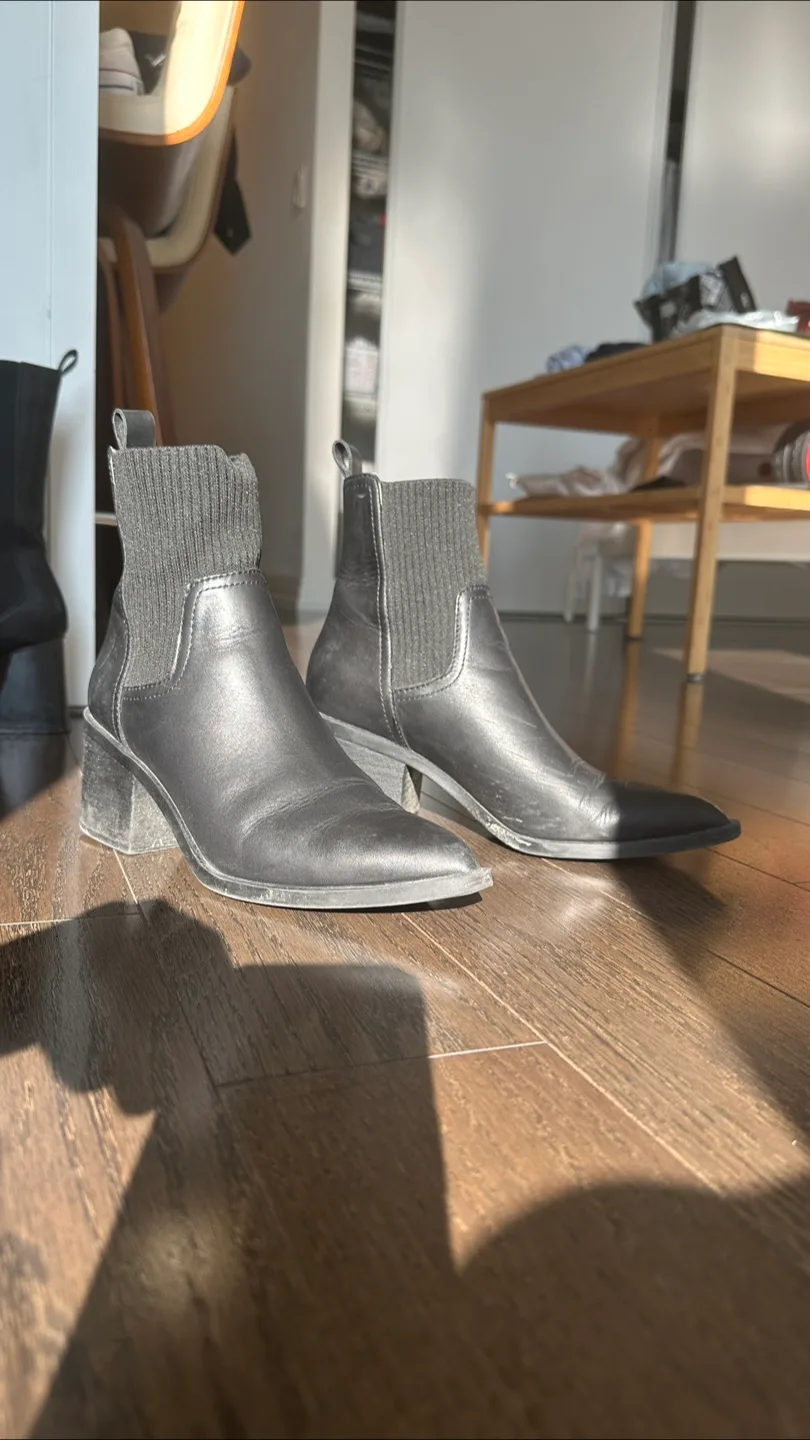 Steve Madden Black Leather Ankle Boots, Size 7 thumbnail