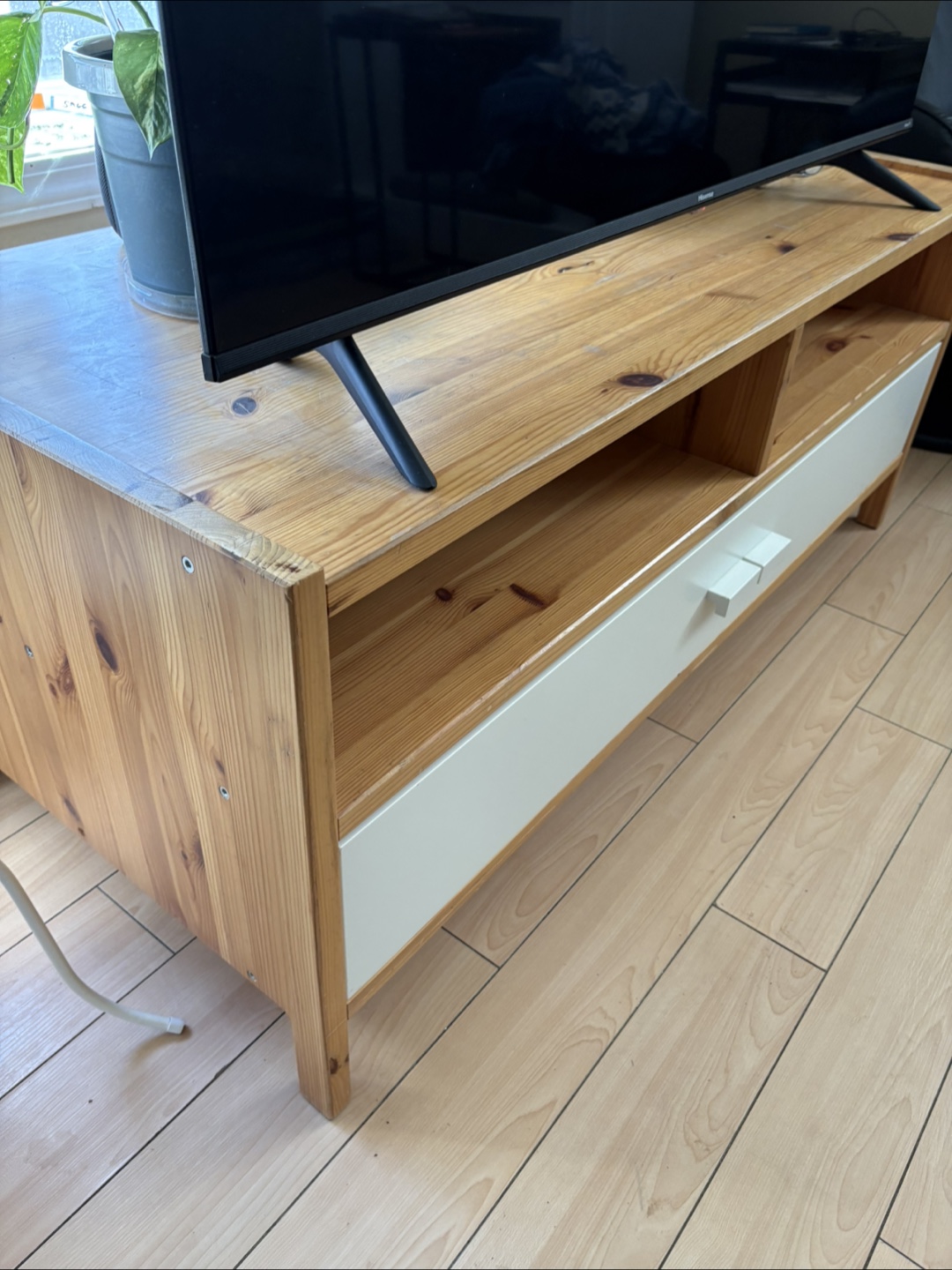 Pine wood furniture with white drawer