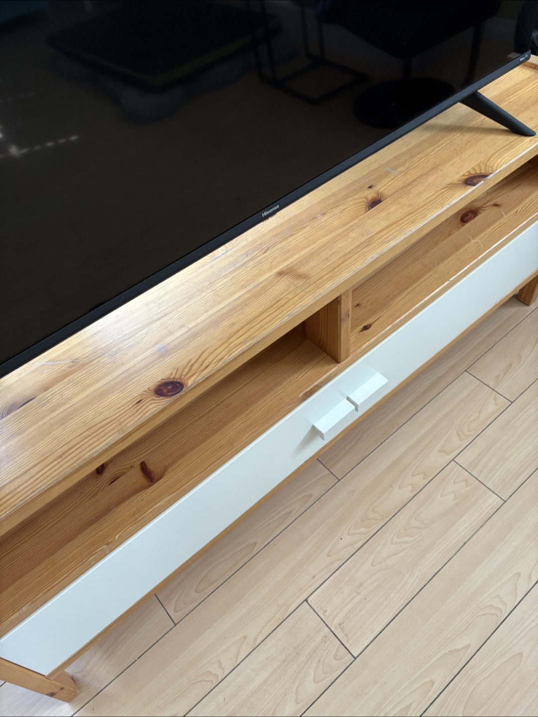Pine wood furniture with white drawer - photo 3