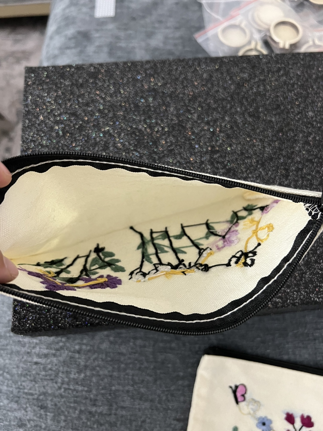 Handmade Embroidered Floral Zipper Pouch - photo 5