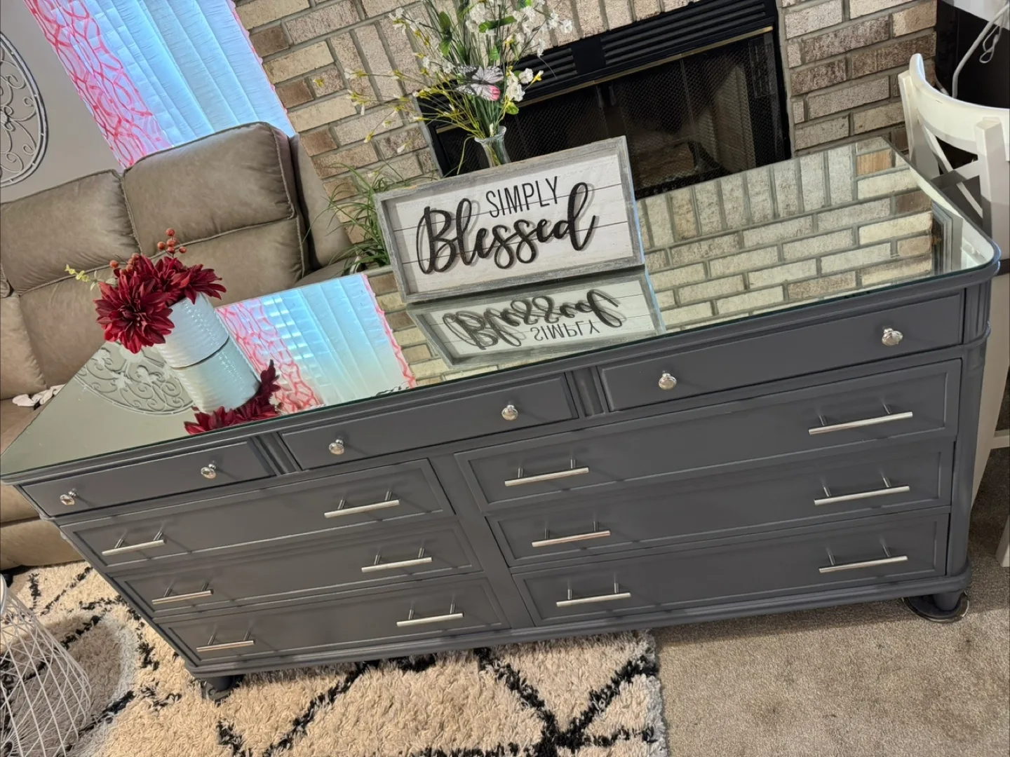 ✨✨BEAUTIFUL GRAY LONG 9 DRAWERS DRESSER W/ MiIRRORED TOPPING✨✨ thumbnail