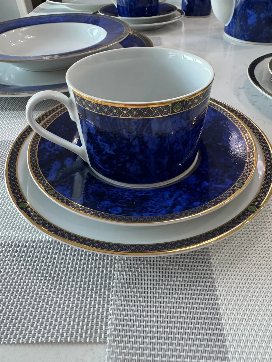 Blue & Gold Dinnerware Set image indicator(5)