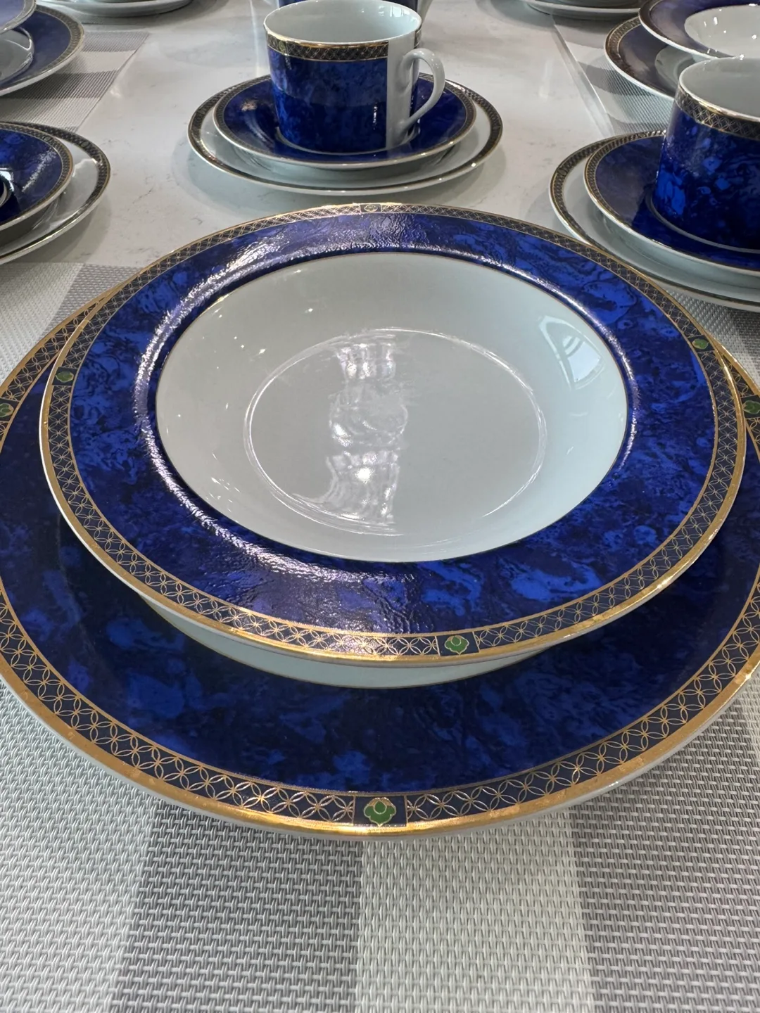 Blue & Gold Dinnerware Set image indicator(4)