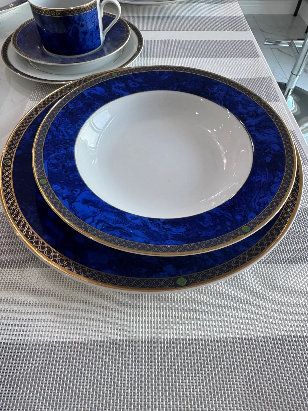Blue & Gold Dinnerware Set image indicator(7)