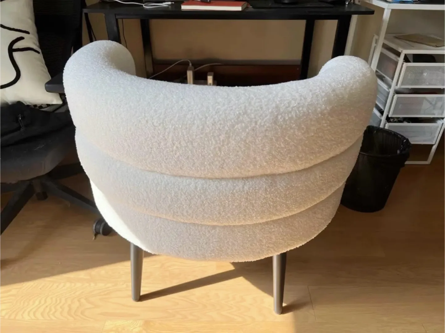 White Boucle Accent Chair image indicator(6)