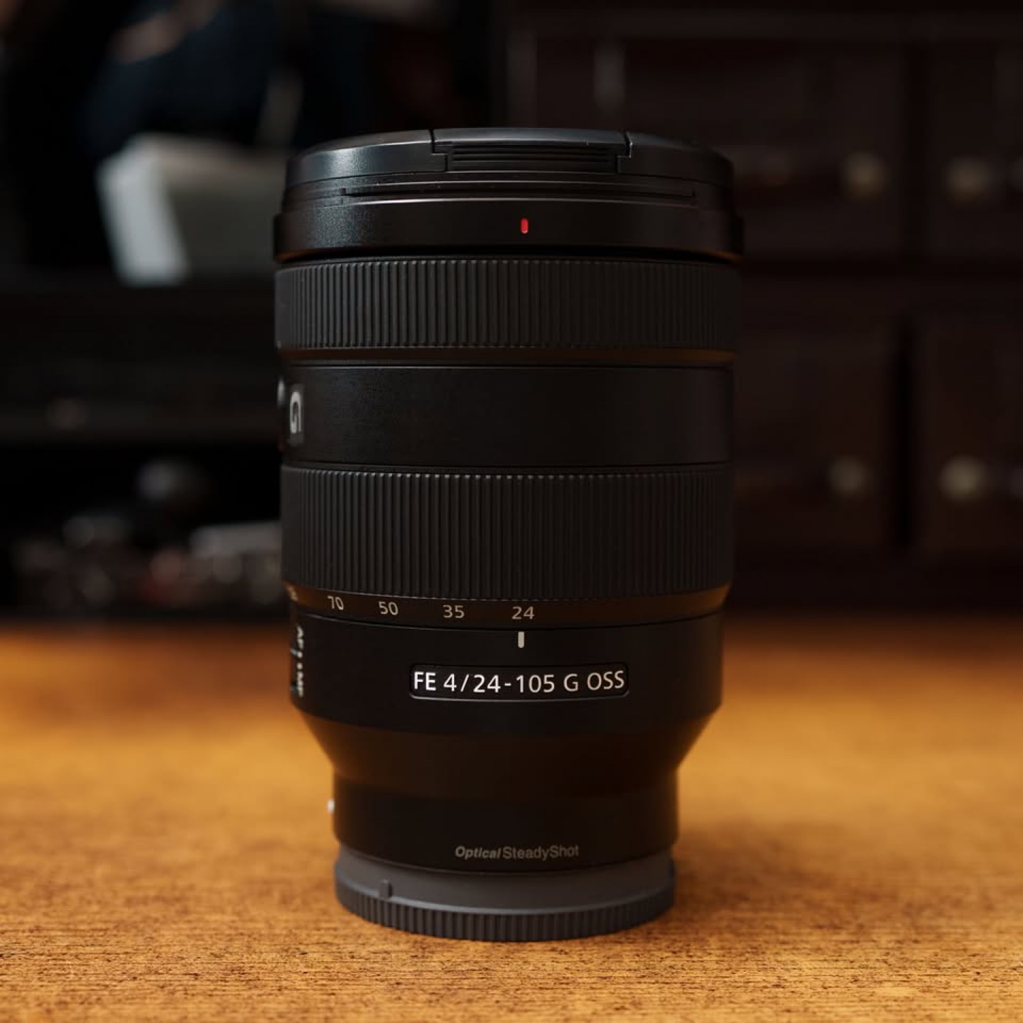 Sony FE 24-105mm f/4 G OSS Lens - Like New Condition - photo 3