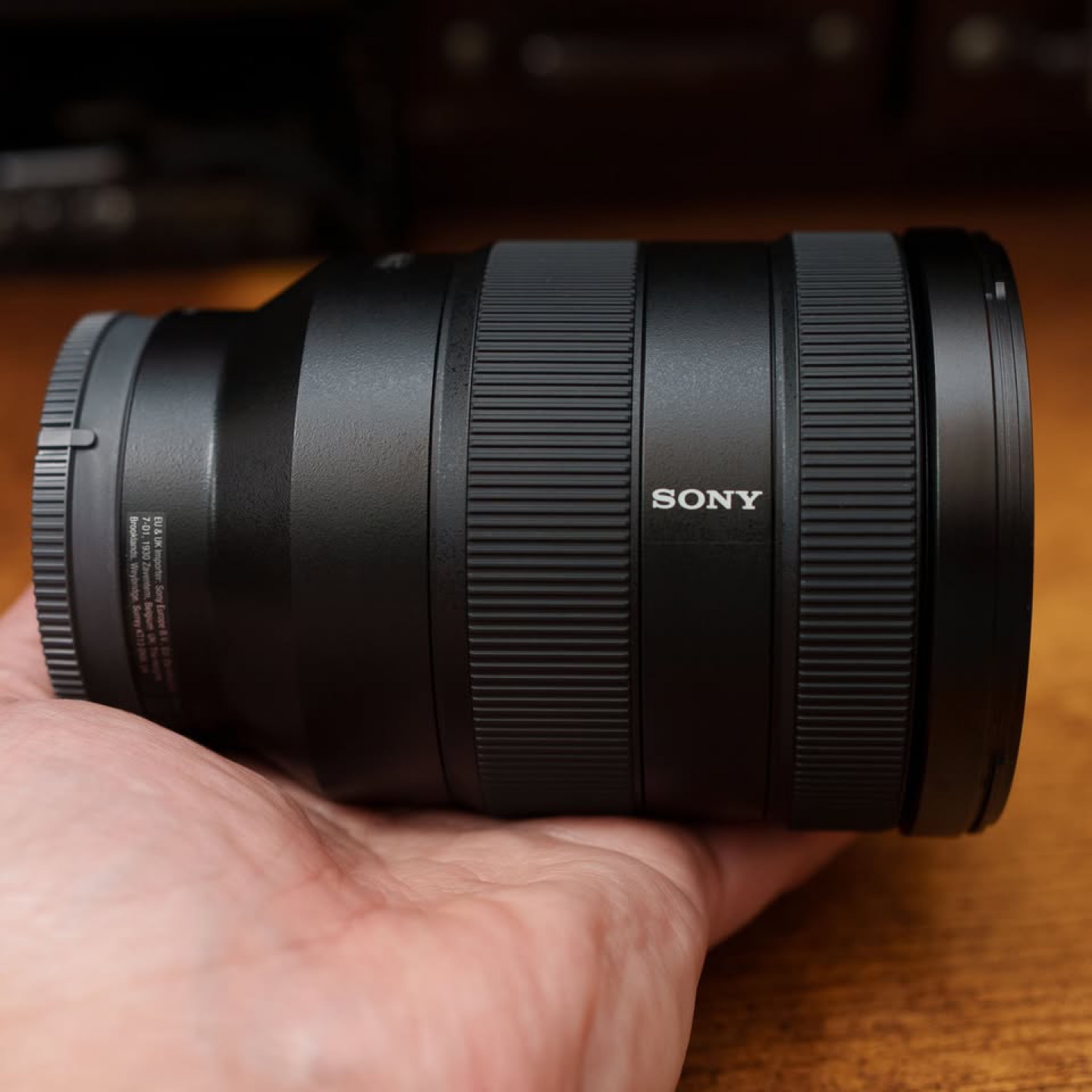 Sony FE 24-105mm f/4 G OSS Lens - Like New Condition - photo 5