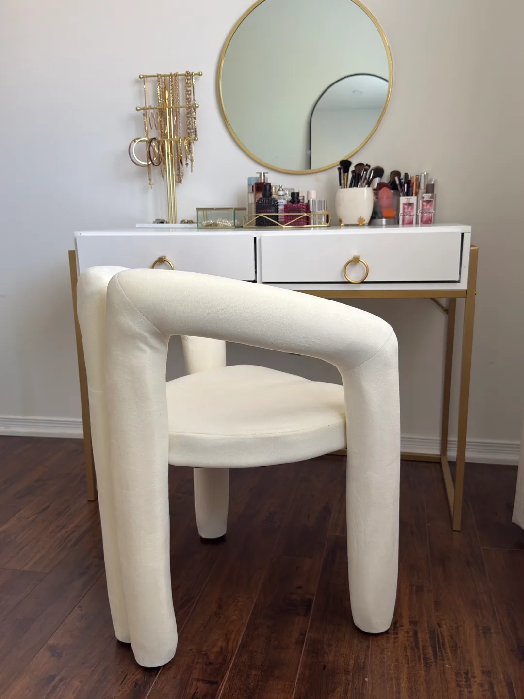 VELVET IVORY ACCENT CHAIR image indicator(2)