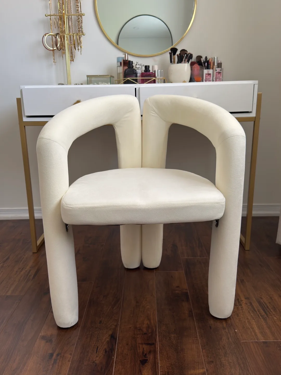 VELVET IVORY ACCENT CHAIR image indicator(3)