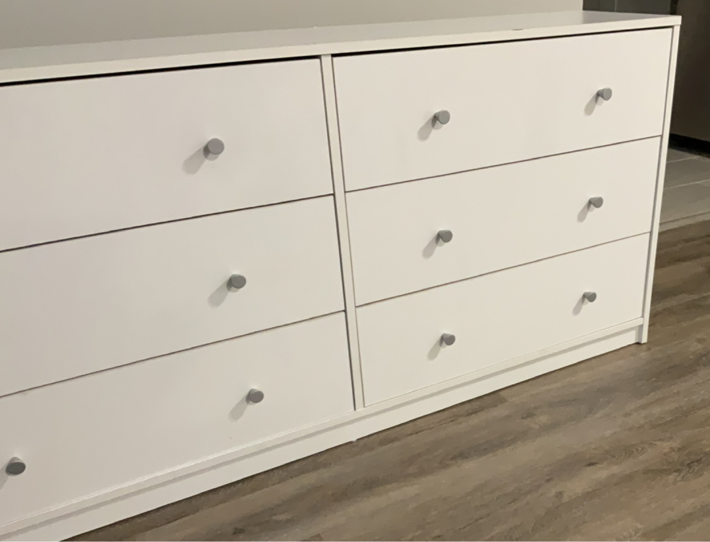 White 6-Drawer Dresser