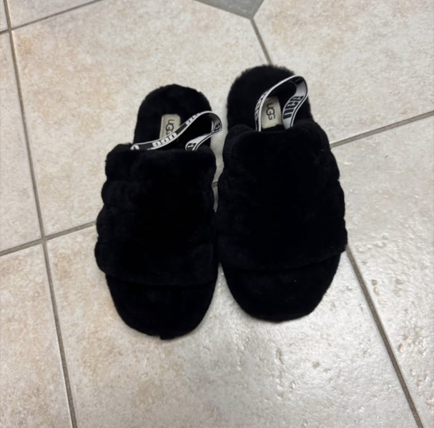 UGG K Fluff Yeah Slide - Black - Size 5