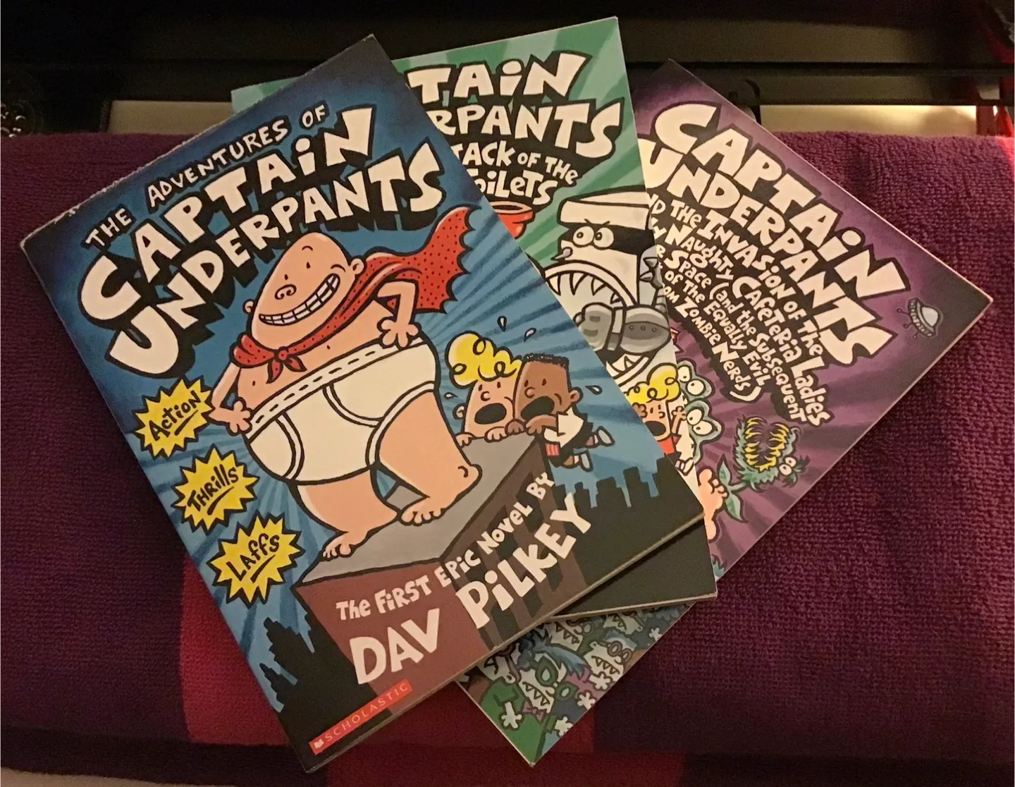 🤩 Captain Underpants 3 Book Set by Dav Pilkey thumbnail