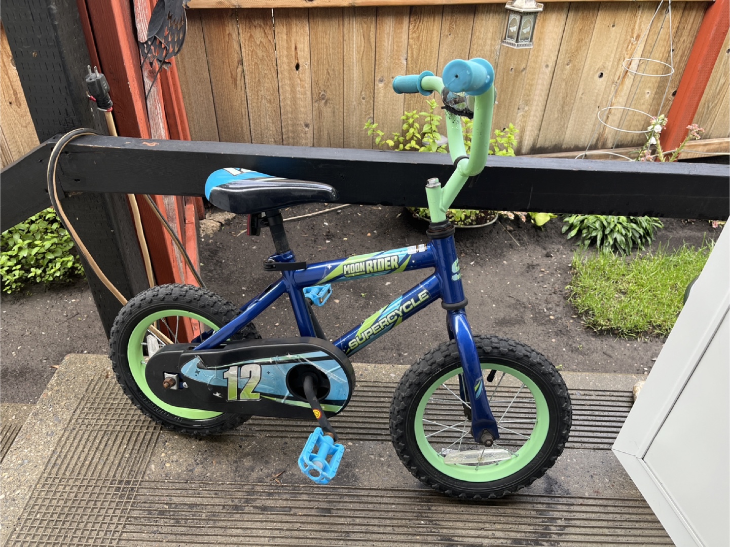 Supercycle Moon Rider 12" Kids Bike