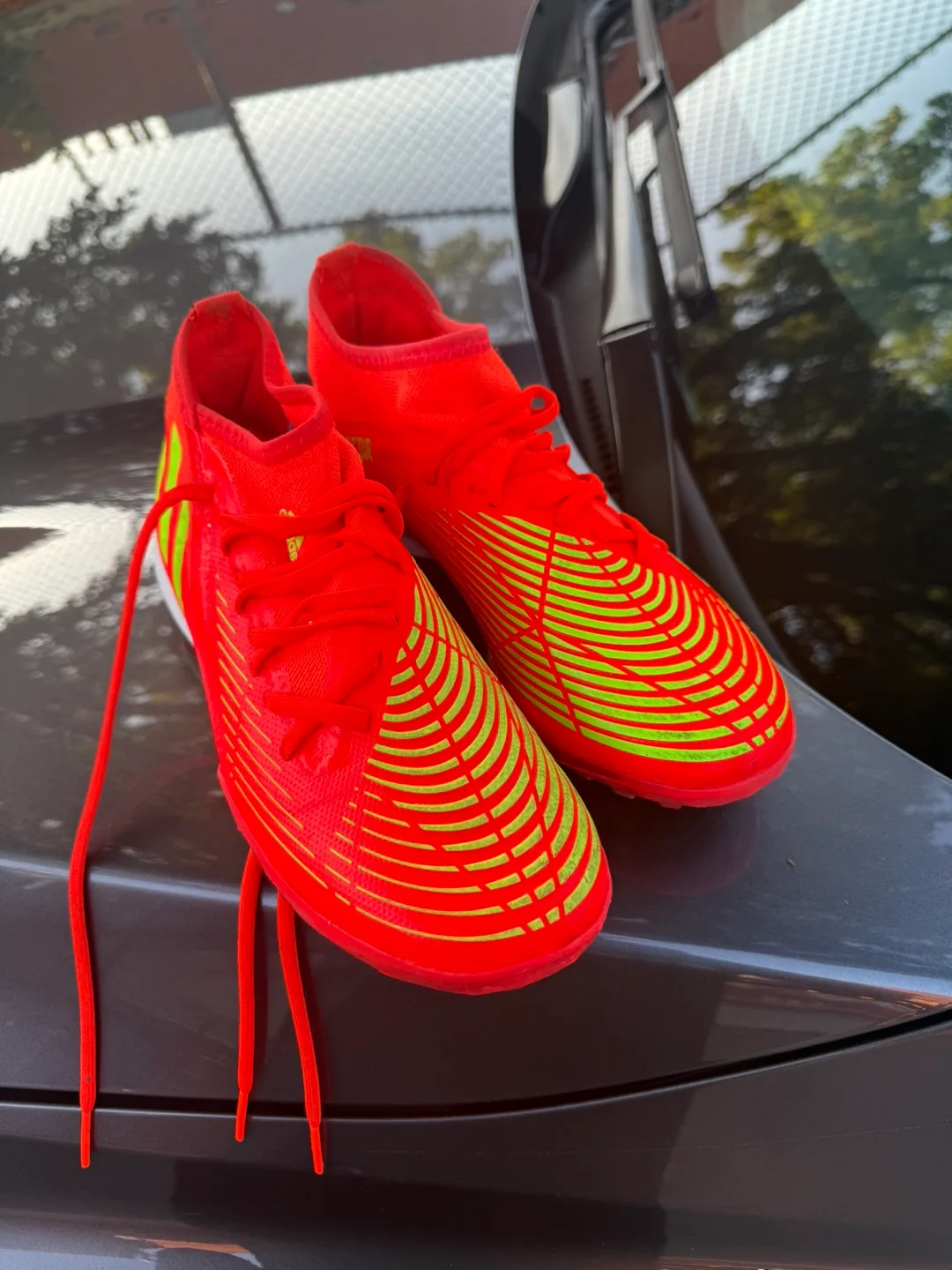 Adidas Predator Edge.3 (size 7) thumbnail