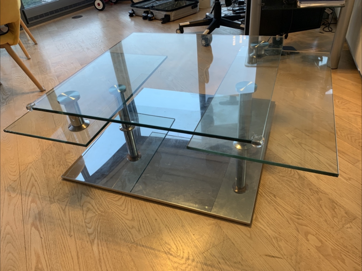 Modani Glass Coffee Table - photo 2
