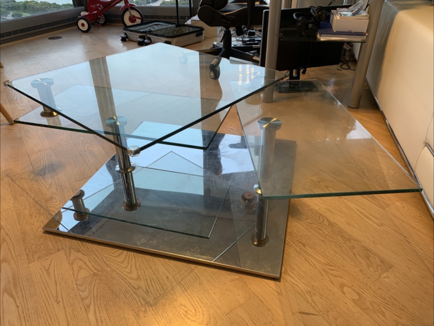 Modani Glass Coffee Table - photo 3
