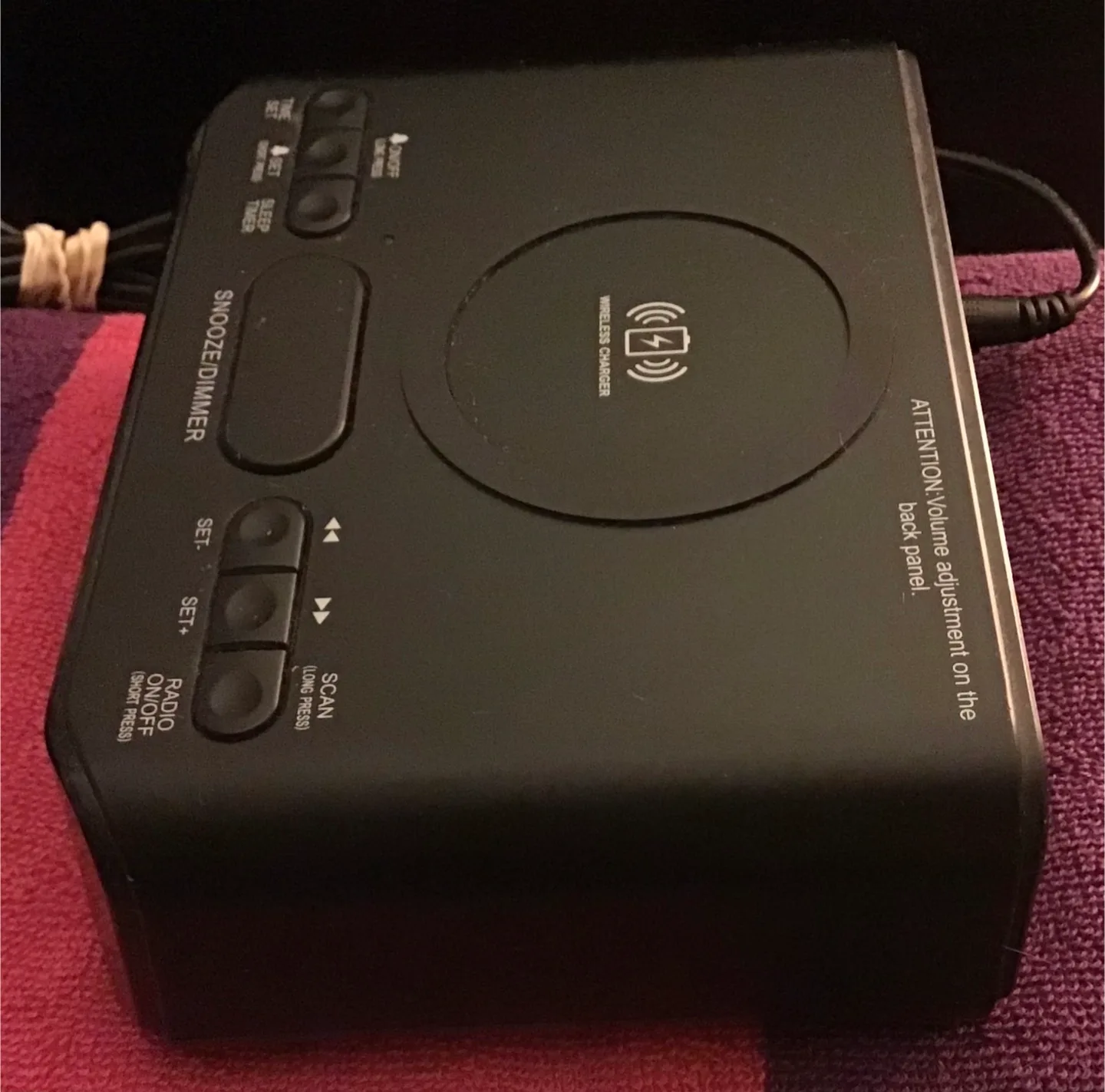 🤩 Reacher Wireless Charger Alarm Clock image indicator(2)