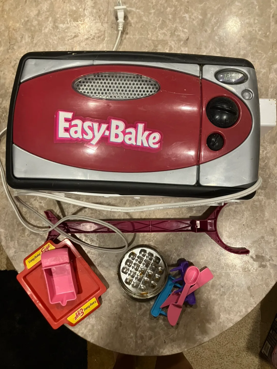Easy-Bake Oven & Snack Center image indicator(2)